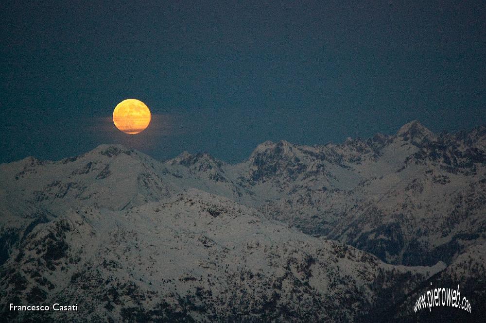 008 La luna salre veloce nel cielo.jpg